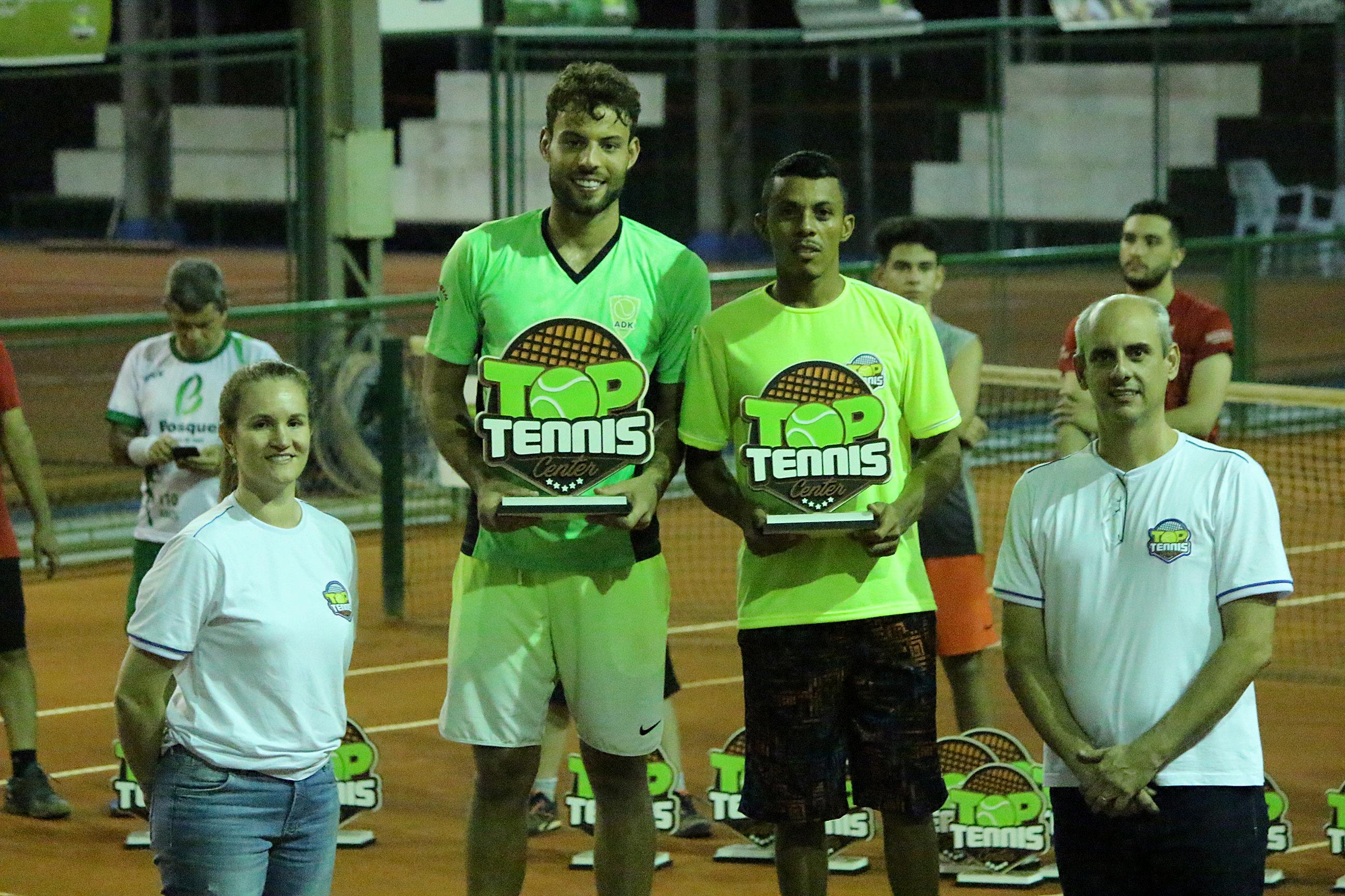 Top Tennis Center divulga campeões do torneio inaugural